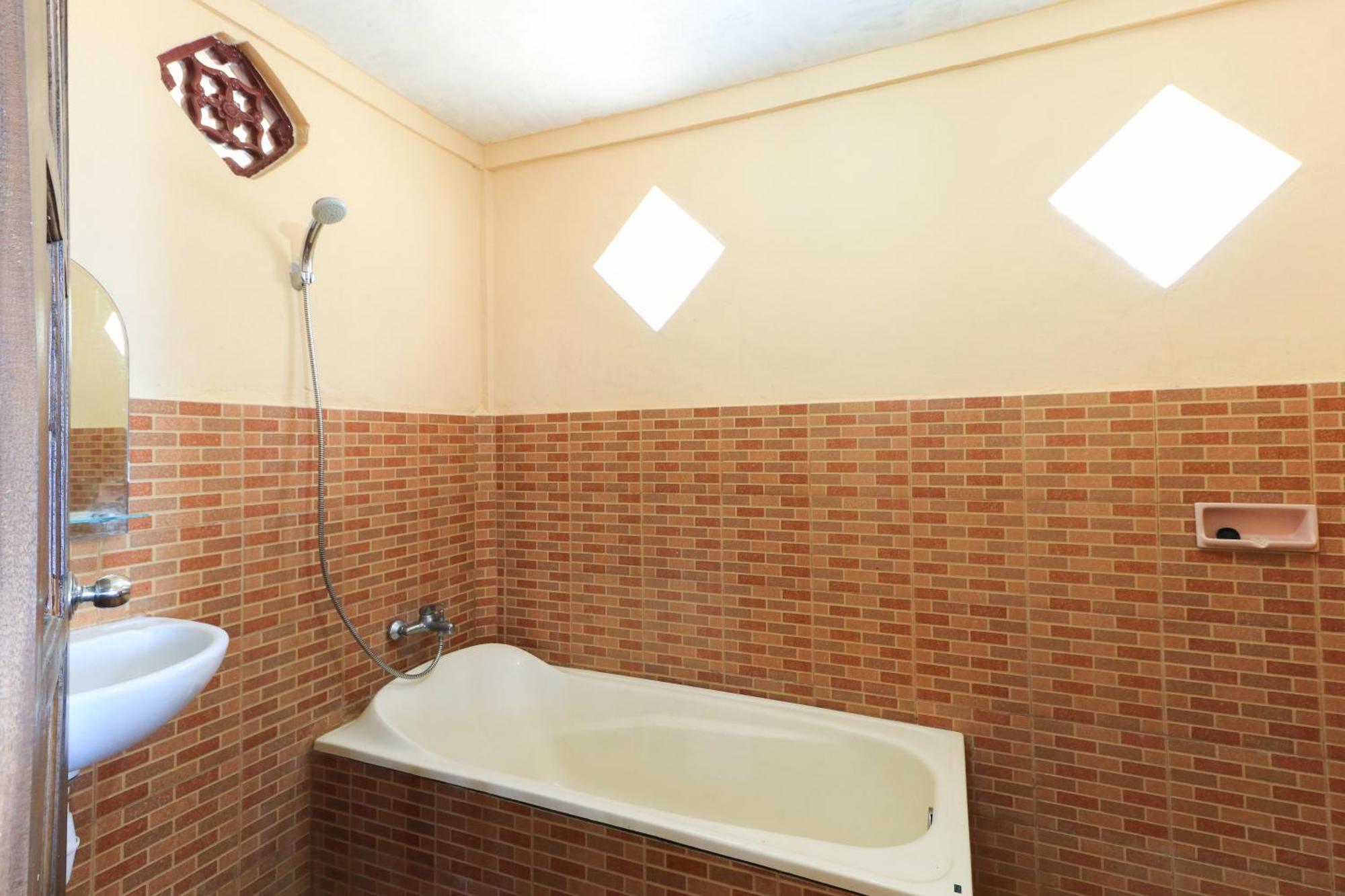 Hotel Tara Bar & Resto Air Sanih Kubutambahan  Szoba fotó